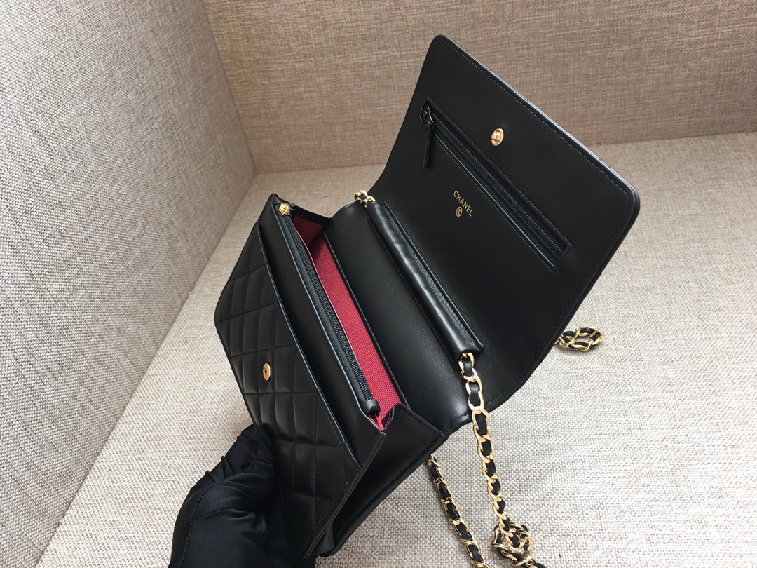 Lambskin Wallet On Chain Shoulder Bag A33814 Black/Gold